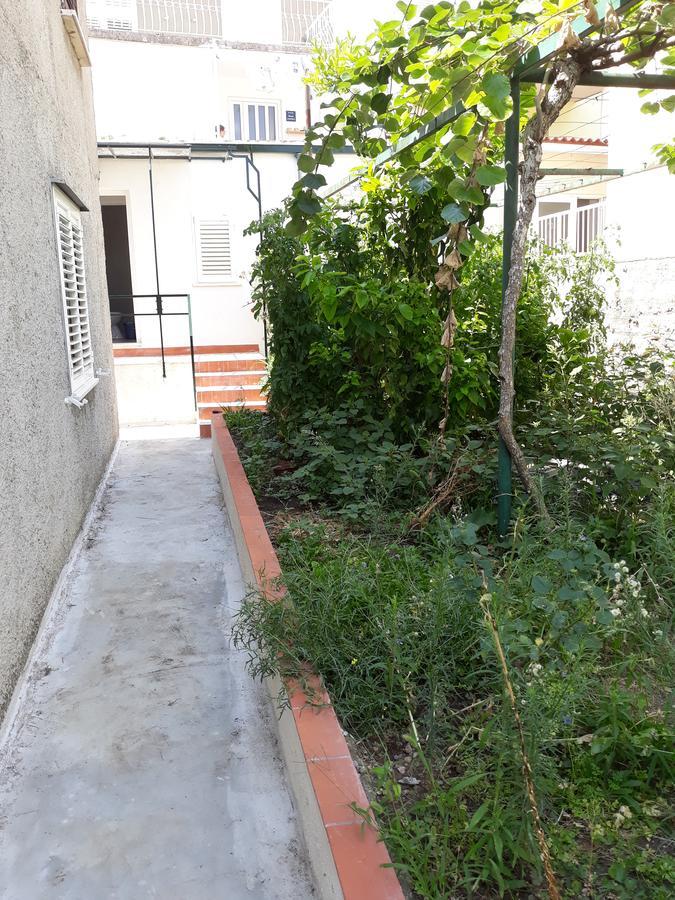 Studio Apartment Garden Ντουμπρόβνικ Εξωτερικό φωτογραφία
